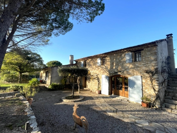 4 Bedroom Villa/House in Fox Amphoux 18