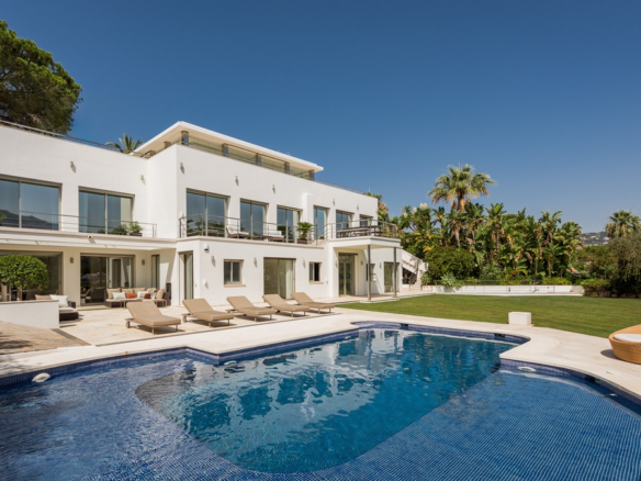 7 Bedroom Villa/House in Nueva Andalucía 6