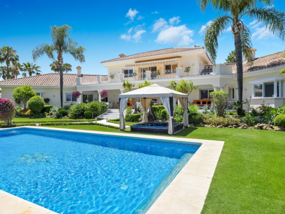 6 Bedroom Villa/House in Nueva Andalucía 6