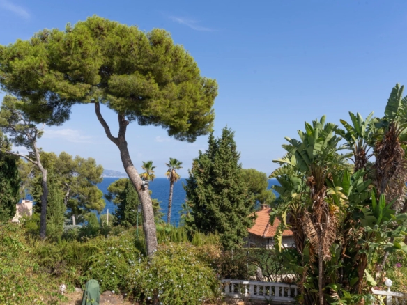 4 Bedroom Villa/House in Roquebrune Cap Martin 36