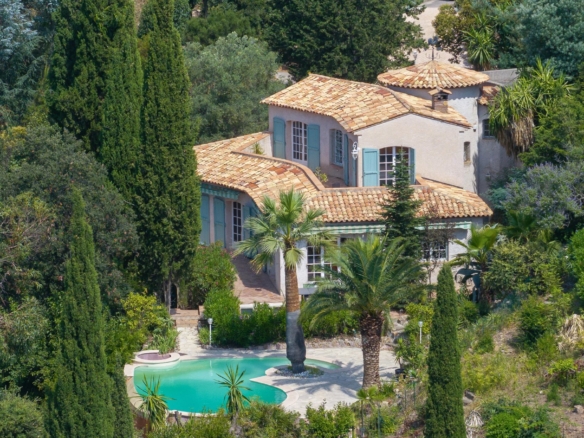 4 Bedroom Villa/House in Mandelieu La Napoule 14
