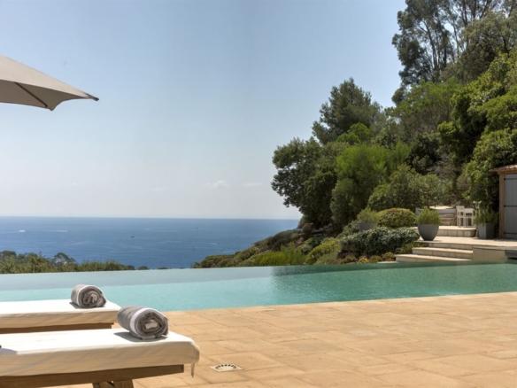 6 Bedroom Villa/House in Cannes 6