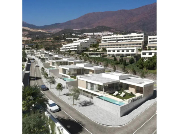 4 Bedroom Villa/House in Estepona 28