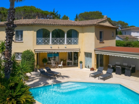 3 Bedroom Villa/House in St Raphael 6
