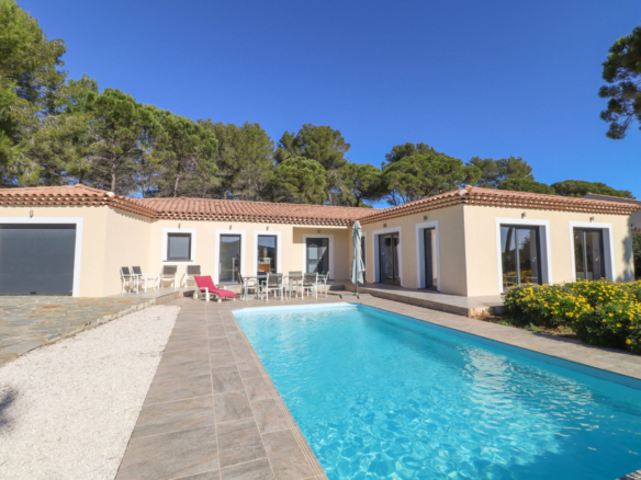 3 Bedroom Villa/House in Bagnols En Foret 34