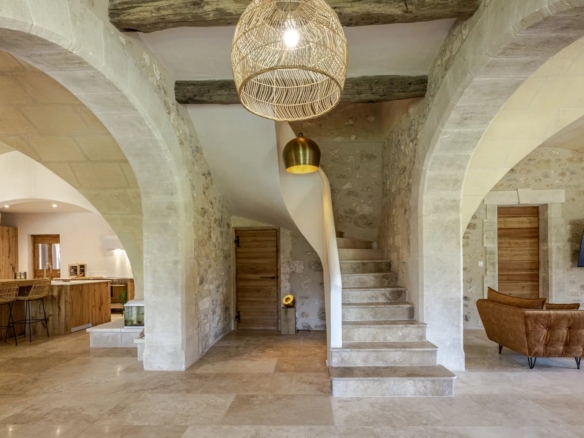 5 Bedroom Villa/House in Maussane Les Alpilles 2