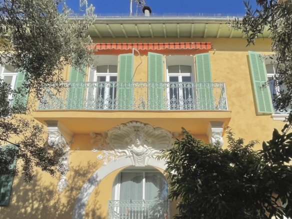 3 Bedroom Apartment in Cap D Ail 24