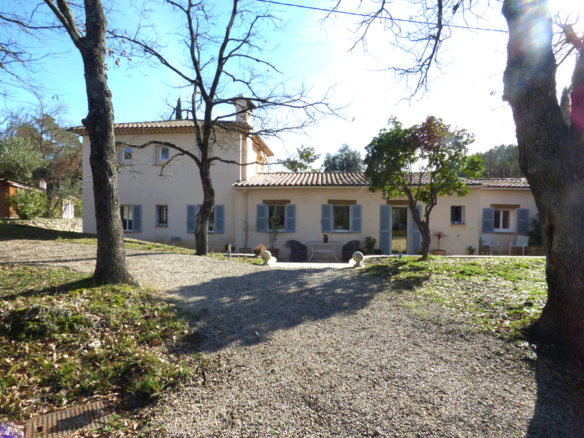 5 Bedroom Villa/House in Claviers 12