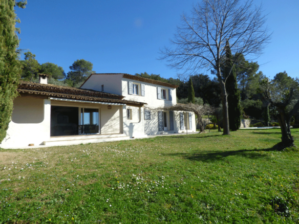 4 Bedroom Villa/House in Montauroux 10