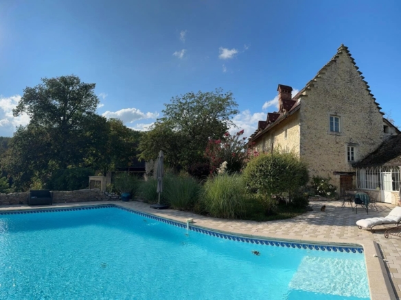 8 Bedroom Villa/House in Morestel 10