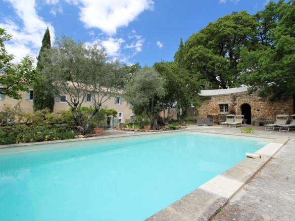 6 Bedroom Villa/House in Caromb 18