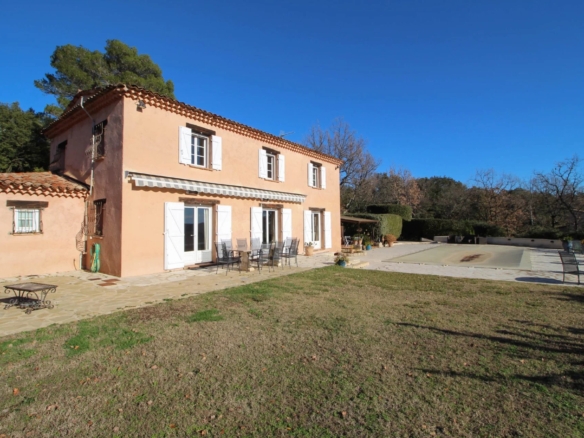 4 Bedroom Villa/House in Montauroux 28