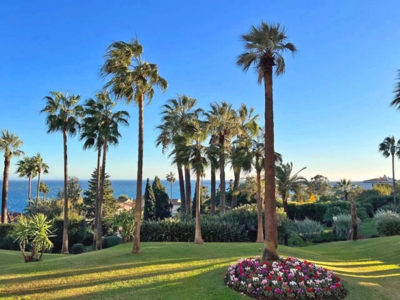 3 Bedroom Apartment in Cannes 30