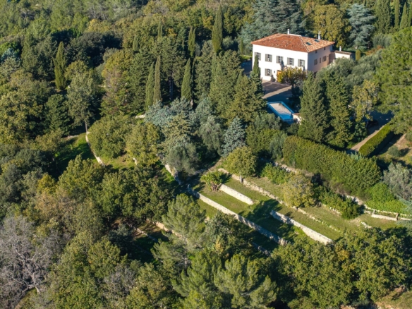 8 Bedroom Villa/House in Grasse 20