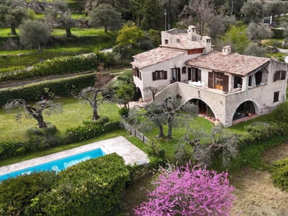 5 Bedroom Villa/House in Le Broc 34