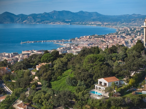 3 Bedroom Villa/House in Cannes 4