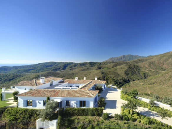 5 Bedroom Villa/House in Benahavís 34