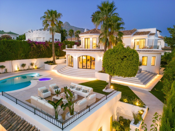 5 Bedroom Villa/House in Nueva Andalucía 30