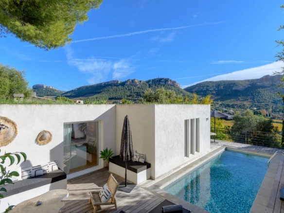3 Bedroom Villa/House in Cassis 34