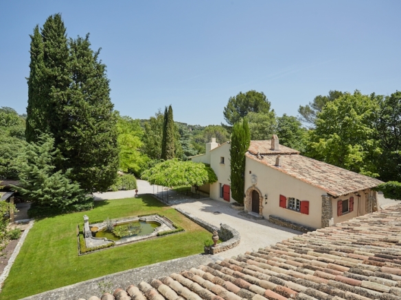 4 Bedroom Villa/House in Aix En Provence 4