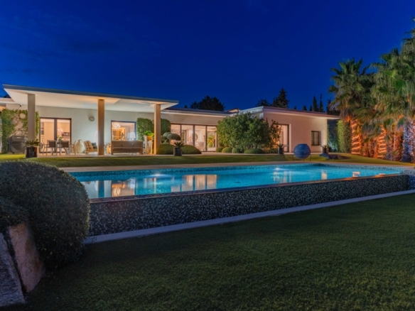 4 Bedroom Villa/House in Grimaud 10