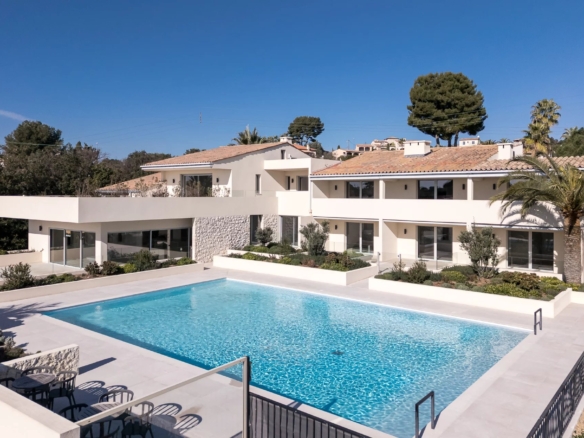 10 Bedroom Castle/Estates in Cagnes Sur Mer 34