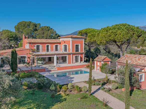 6 Bedroom Villa/House in Mouans Sartoux 12