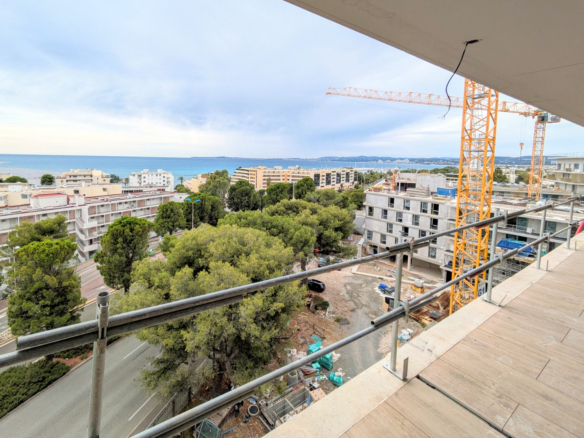 3 Bedroom Apartment in Saint Laurent Du Var 4