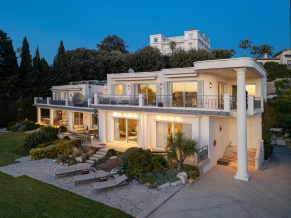 8 Bedroom Villa/House in Cap D Antibes 32