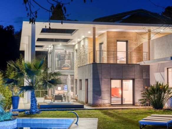 8 Bedroom Villa/House in Mougins 14