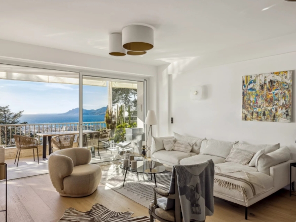 3 Bedroom Apartment in Cannes 20