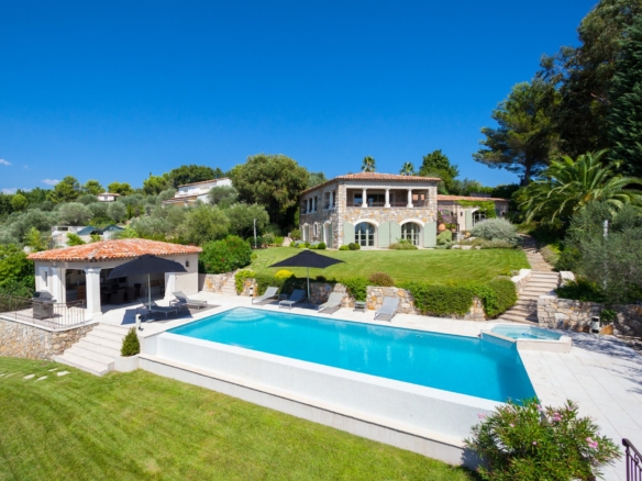 4 Bedroom Villa/House in Mougins 26