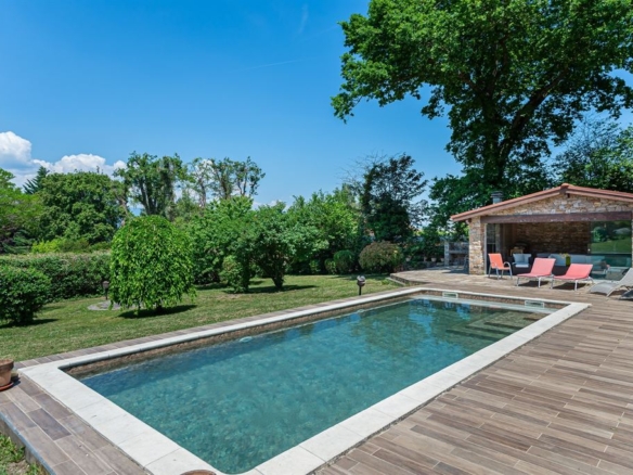 4 Bedroom Villa/House in Nernier 16