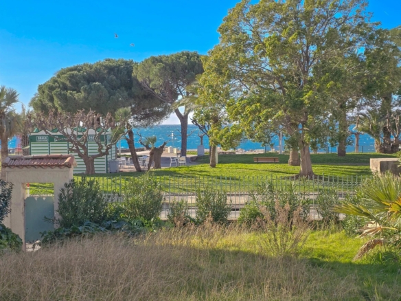 4 Bedroom Villa/House in St Raphael 12