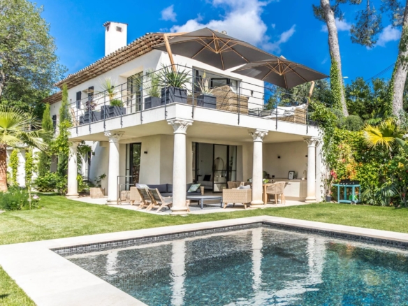 6 Bedroom Villa/House in Le Cannet 26