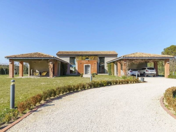 5 Bedroom Villa/House in Aix En Provence 26