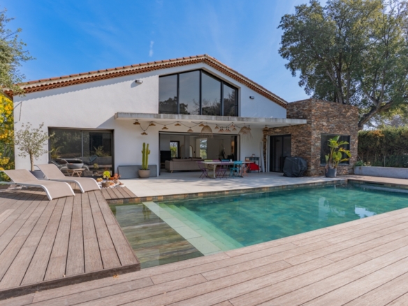 4 Bedroom Villa/House in St Raphael 26