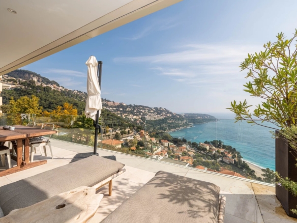 4 Bedroom Apartment in Roquebrune Cap Martin 6