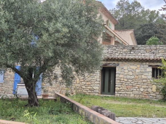 5 Bedroom Villa/House in Lorgues 16