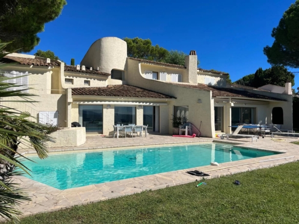6 Bedroom Villa/House in Mougins 30
