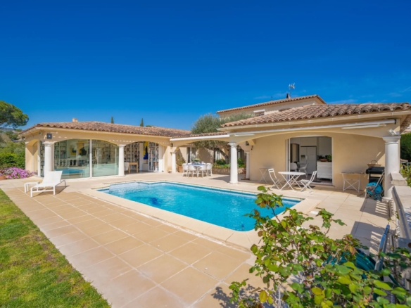 5 Bedroom Villa/House in St Raphael 4