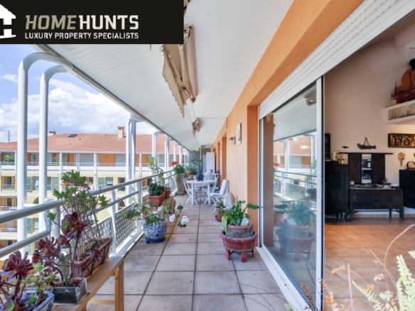 3 Bedroom Apartment in Nice - City 32