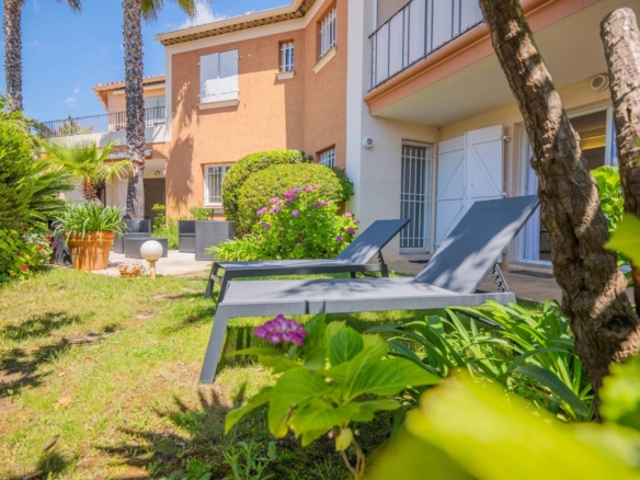 3 Bedroom Apartment in Cogolin 9