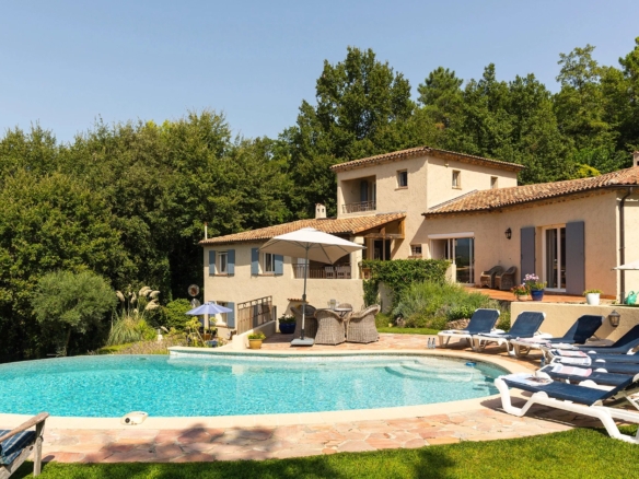 6 Bedroom Villa/House in Montauroux 2