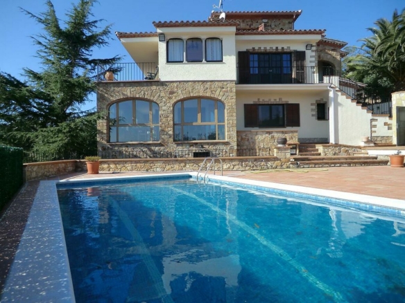 6 Bedroom Villa/House in Platja D'aro 2