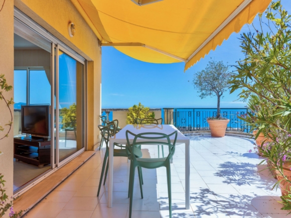 3 Bedroom Apartment in Beausoleil 14