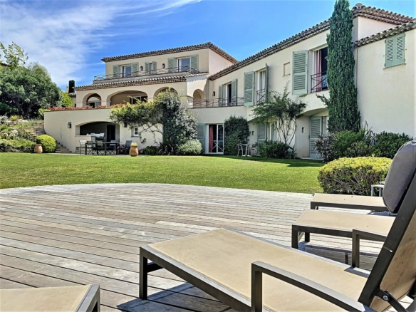 8 Bedroom Villa/House in Ste Maxime 10