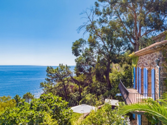 7 Bedroom Villa/House in Theoule Sur Mer 2