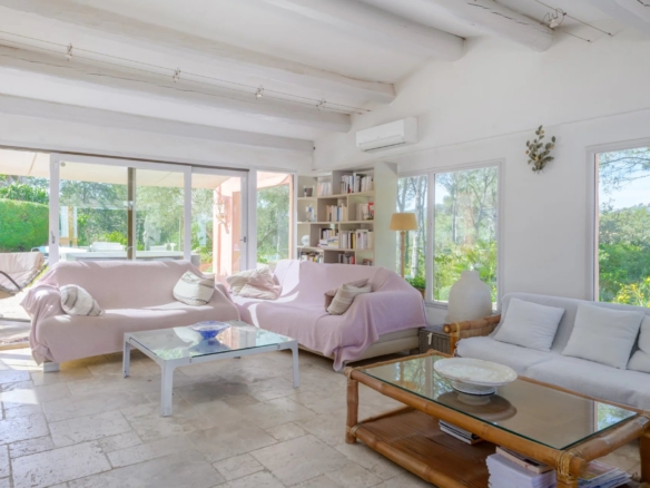 7 Bedroom Villa/House in Bormes Les Mimosas 26