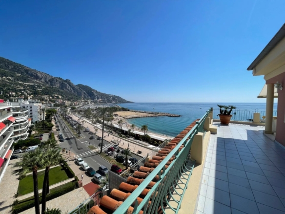 2 Bedroom Apartment in Menton 16